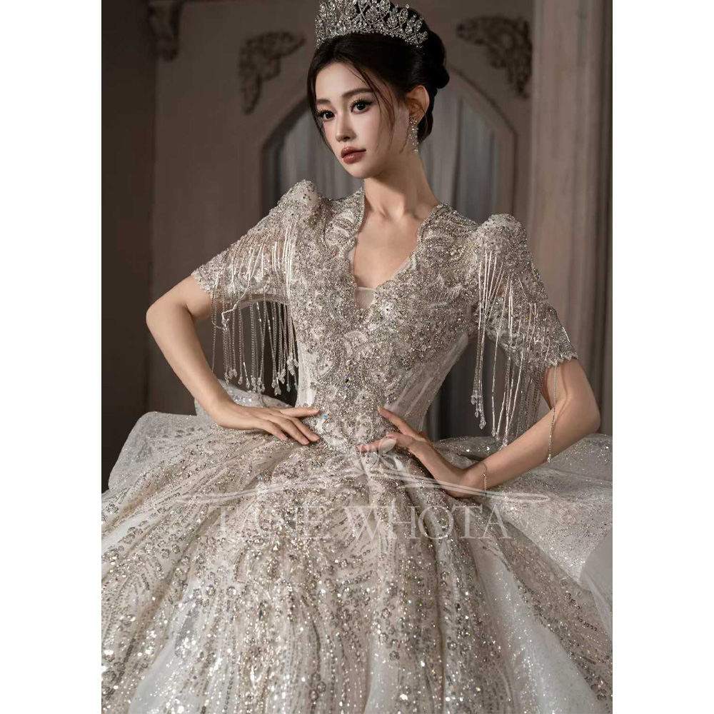 럭셔리 스캘럽드 반팔 비즈 장식 스팽글 볼 가운 웨딩  - Embroidery Organza 리뷰 및 가격